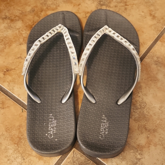 Capelli of New York Women's Sandals - Picture 4 of 6